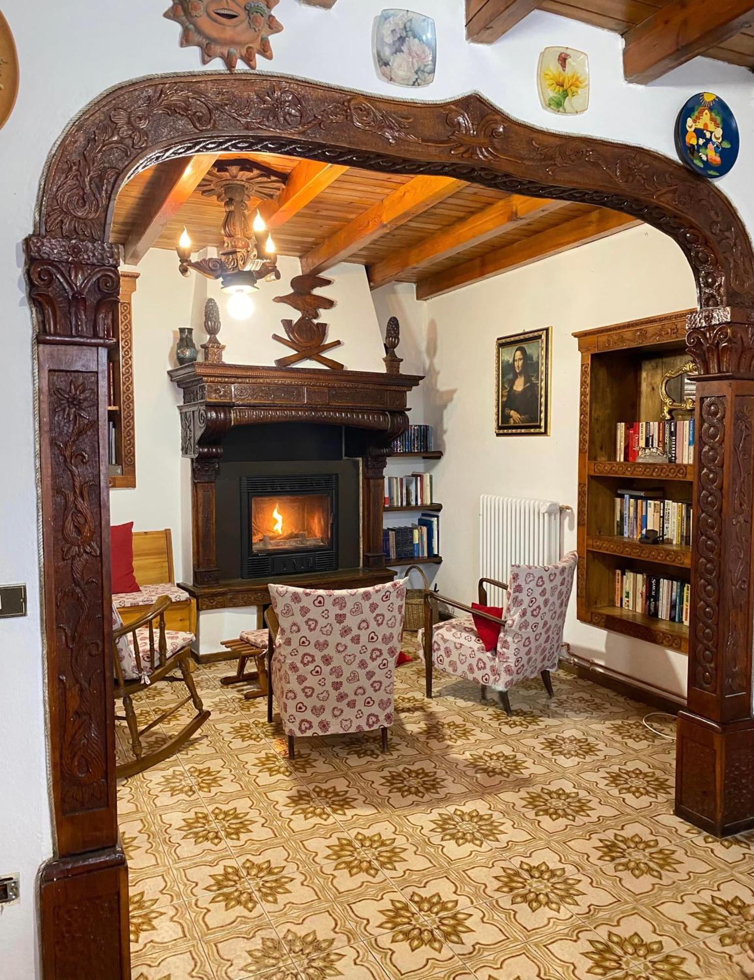 Casa Nel Centro Storico Di Borno别墅 外观 照片