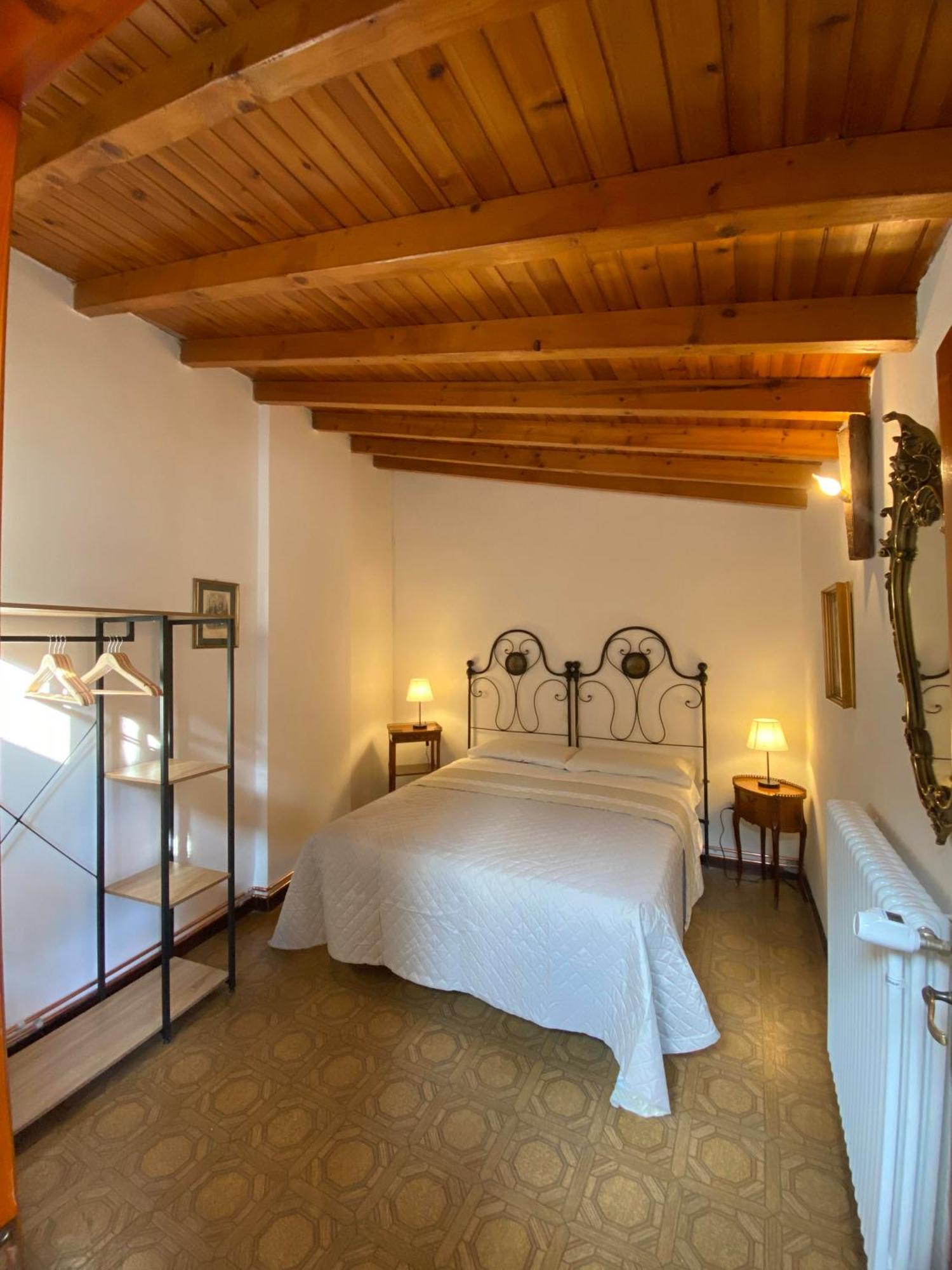 Casa Nel Centro Storico Di Borno别墅 外观 照片