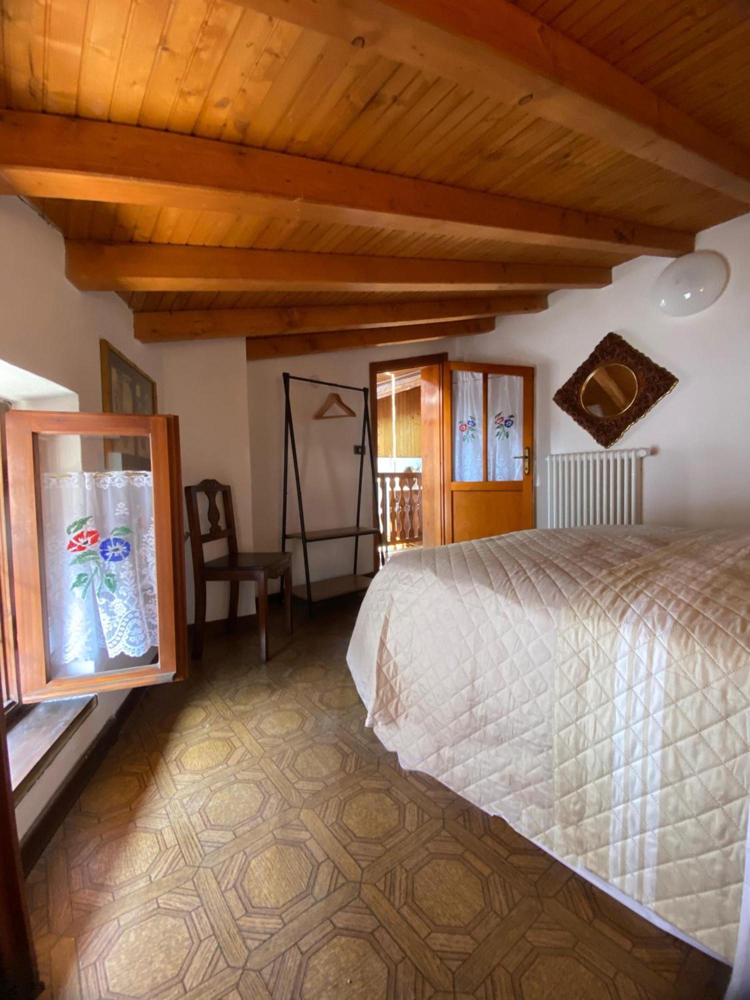 Casa Nel Centro Storico Di Borno别墅 外观 照片