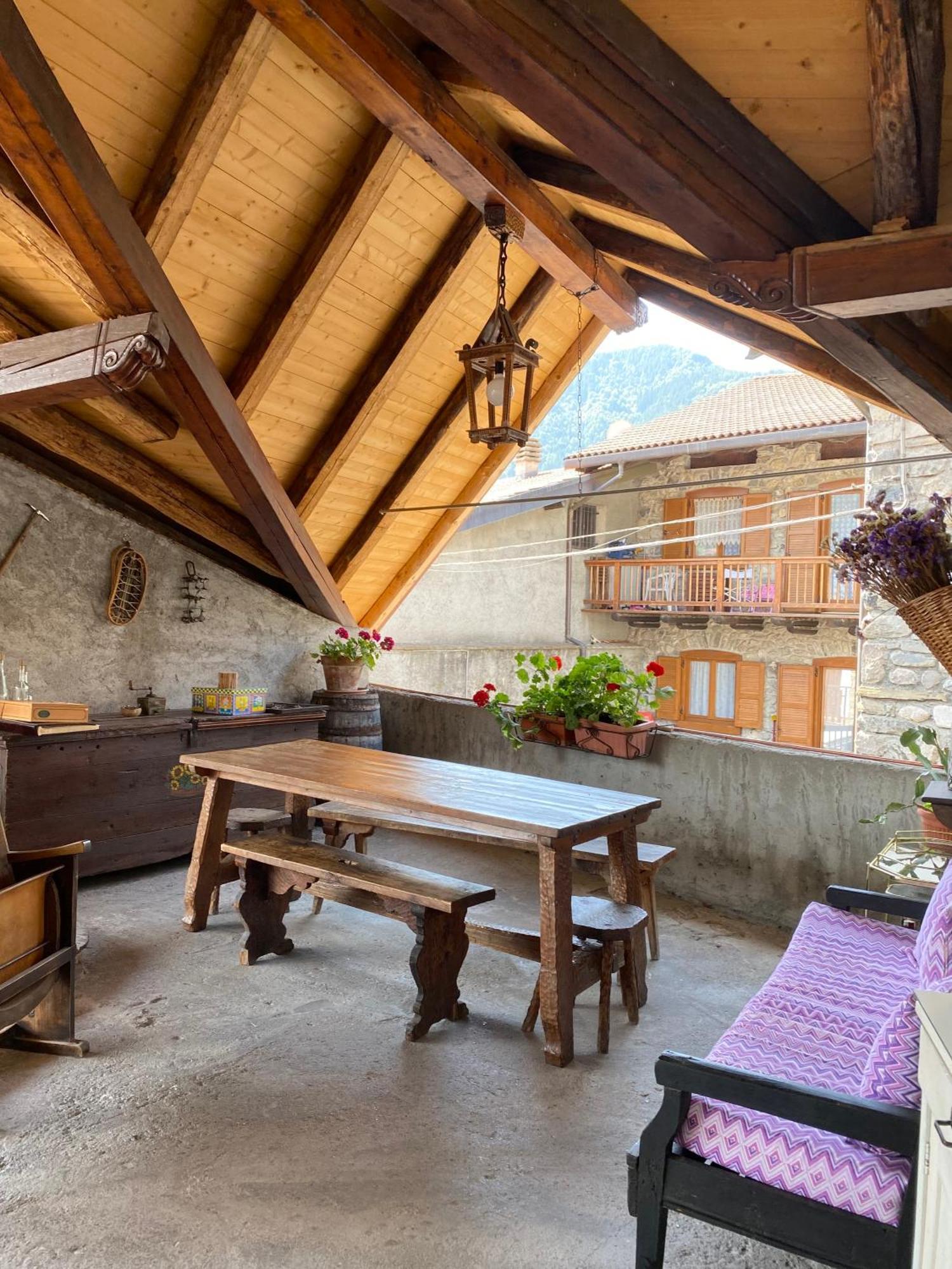 Casa Nel Centro Storico Di Borno别墅 外观 照片
